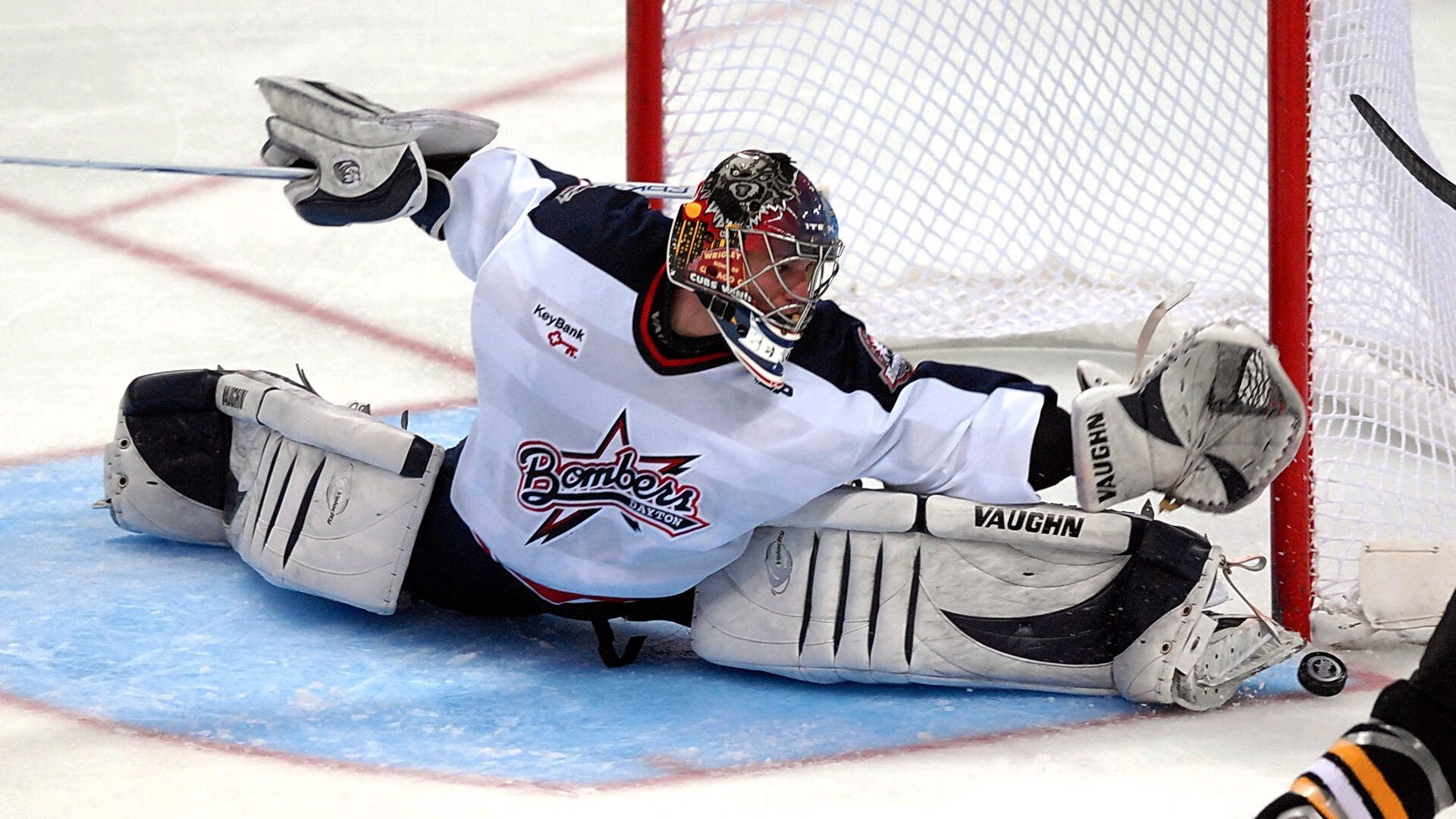 冬季滑冰灯光秀，冰上运动与艺术完美融合，冬季滑冰场广告词